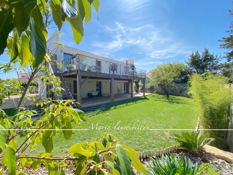 Maison - 140 m² - 5 pièces