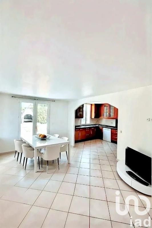 Maison - 99 m² - 5 pièces