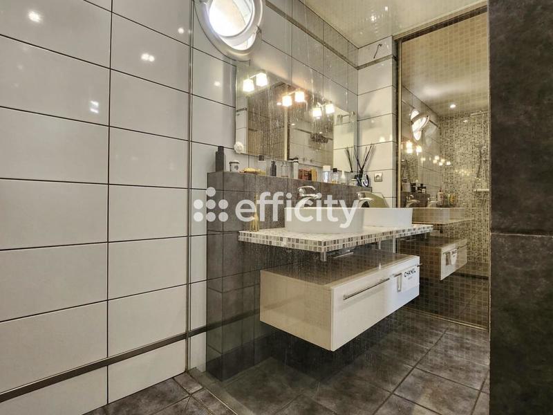 Pavillon - 167 m² - 7 pièces