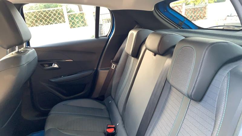 Peugeot E-208 100 kWh 136 Allure - Première main Entretien constructeur