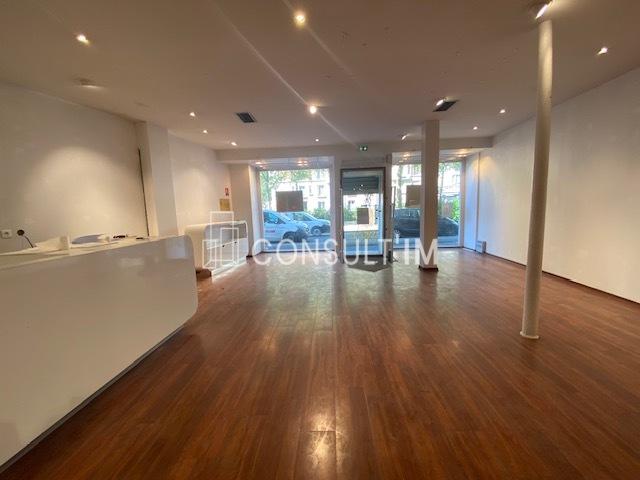 Local commercial - 200 m²