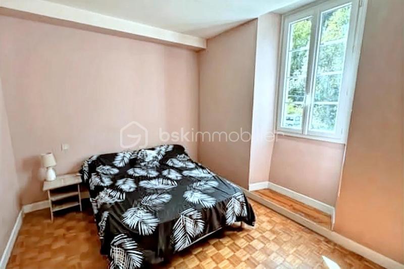 Maison - 240 m² - 6 pièces