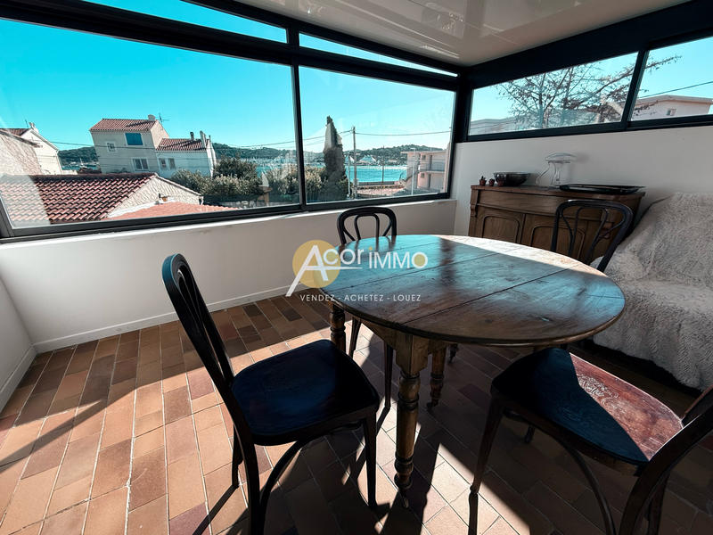 Maison - 220 m² - 8 pièces