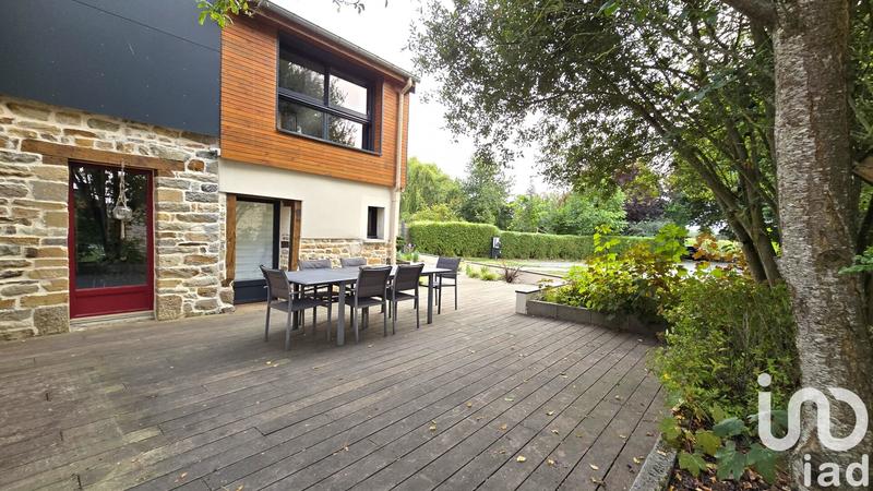 Maison - 244 m² - 8 pièces