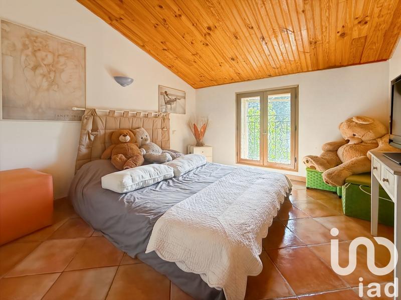 Maison - 300 m² - 6 pièces