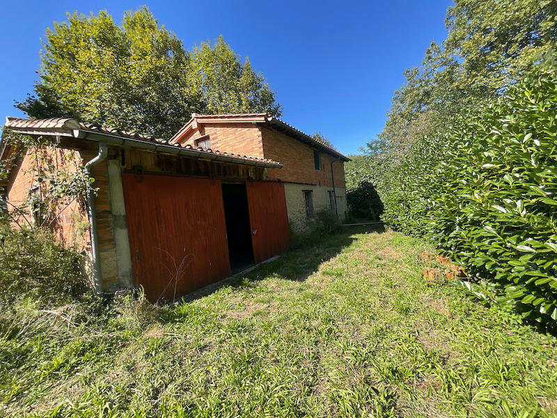 Propriété - 380 m² - 32 pièces