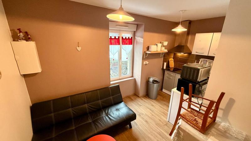 Maison - 93 m² - 7 pièces