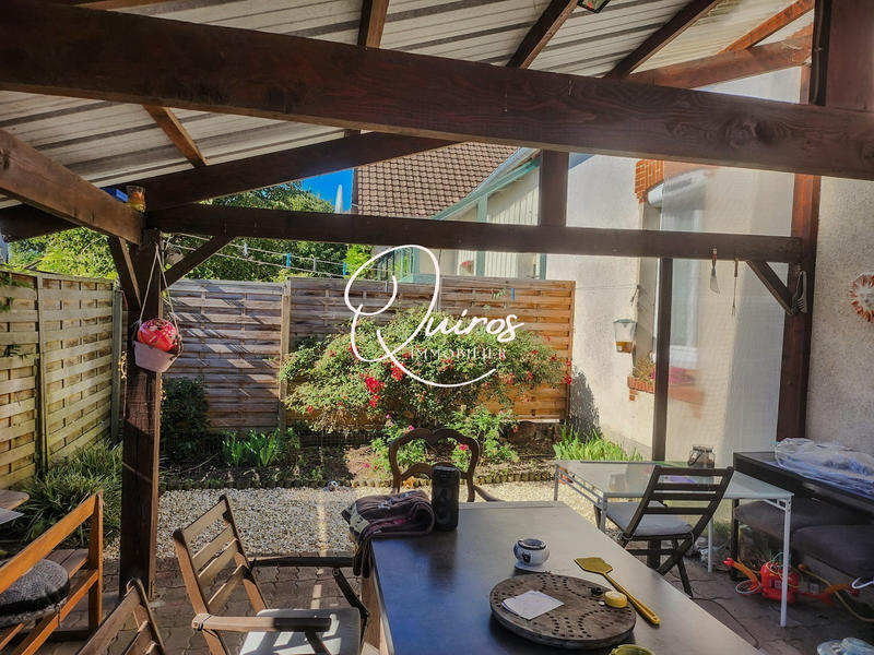 Maison - 300 m² - 10 pièces