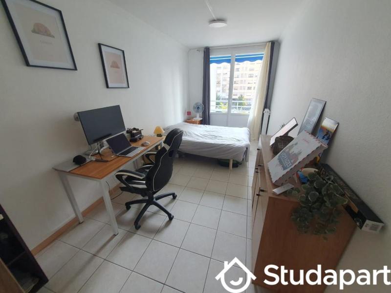 Chambre - 10 m² - 1 pièce