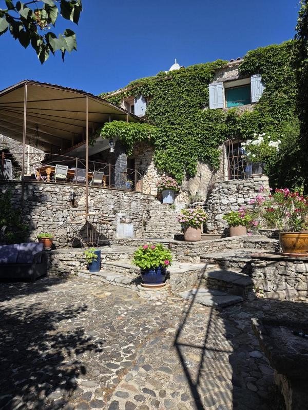 Mas - 210 m² - 10 pièces