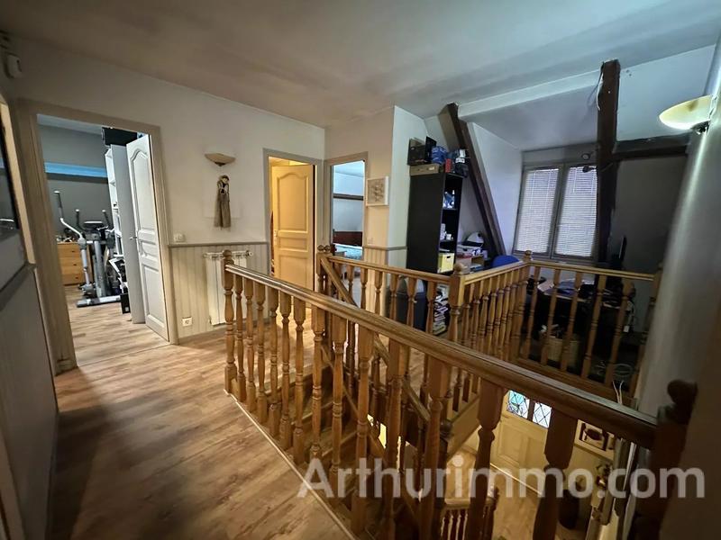 Maison - 189 m² - 8 pièces