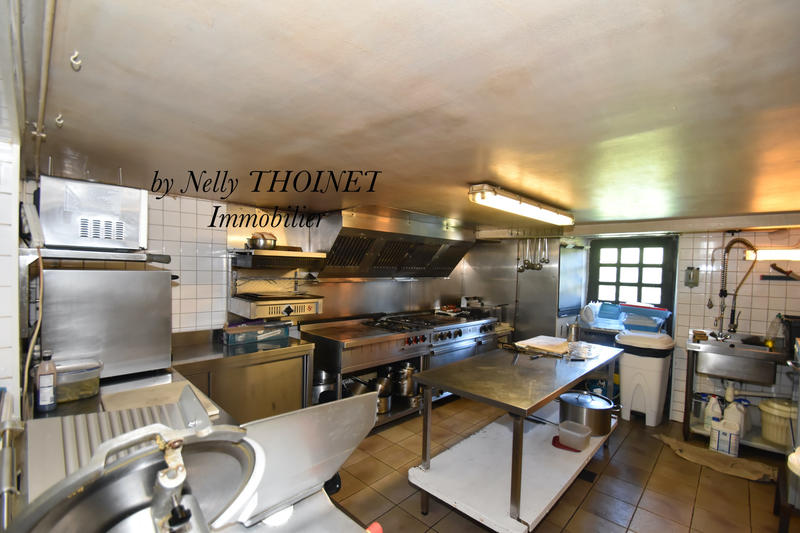 Local commercial - 290 m² - 7 pièces