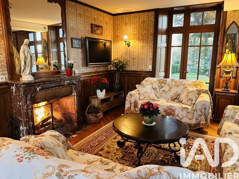 Maison - 380 m² - 11 pièces