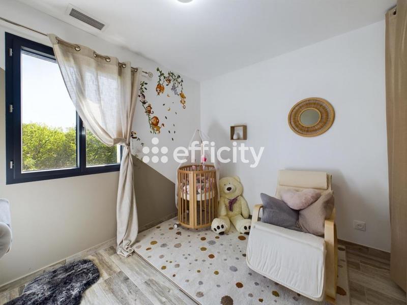 Maison - 200 m² - 7 pièces