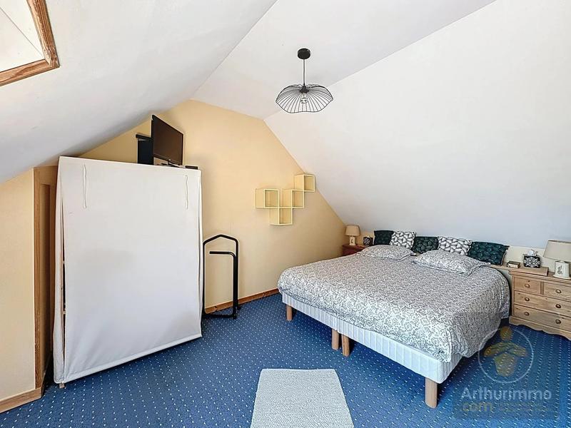 Maison - 175 m² - 9 pièces