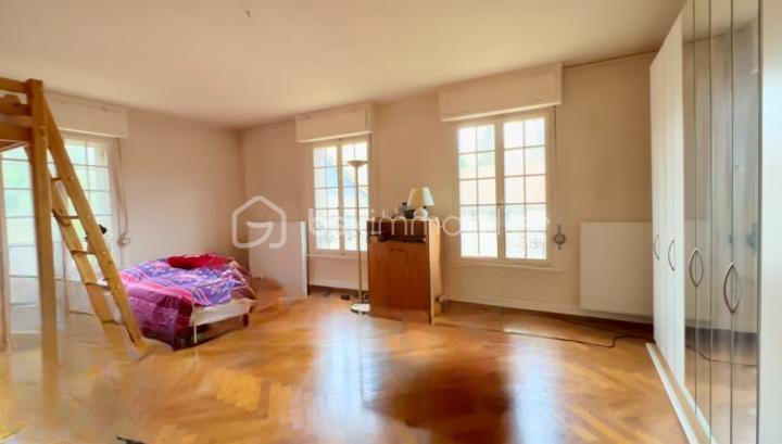 Demeure - 320 m² - 12 pièces