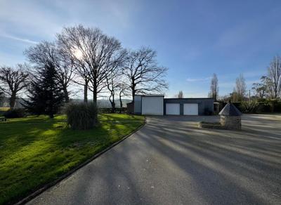 Maison - 159 m² - 9 pièces