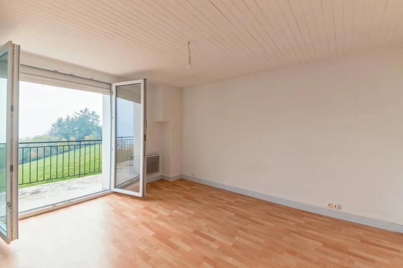 Appartement - 96 m² - 5 pièces
