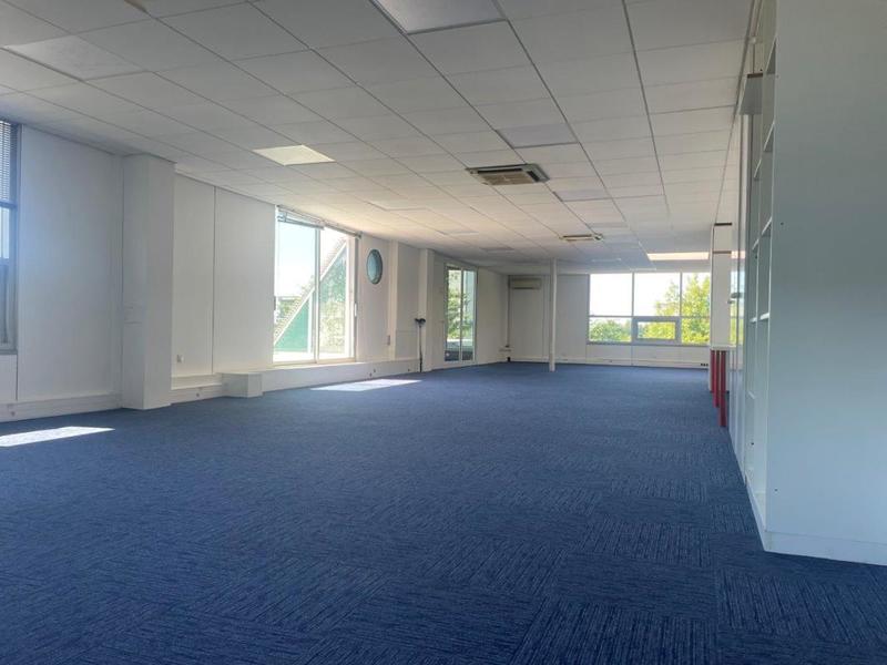 Bureau - 136 m²