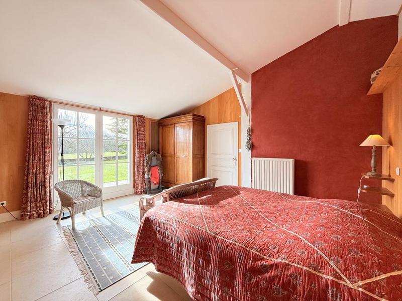 Maison - 238 m² - 5 pièces