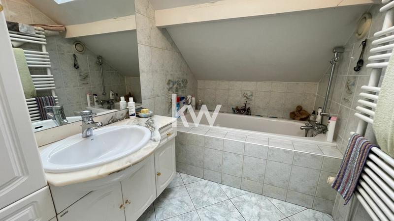 Pavillon - 205 m² - 6 pièces