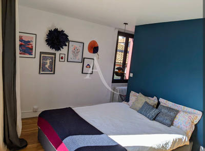 Maison - 235 m² - 8 pièces