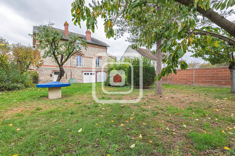 Maison - 185 m² - 7 pièces