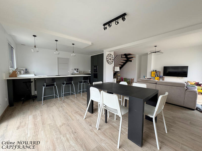 Maison - 127 m² - 6 pièces