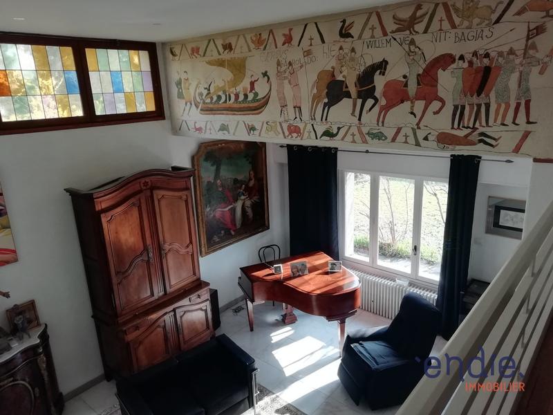 Maison - 212 m² - 7 pièces