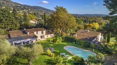 Villa - 252 m² - 5 pièces