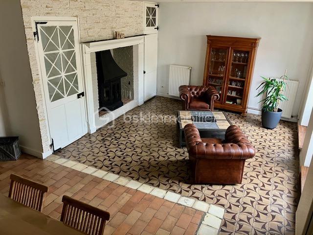 Maison - 300 m² - 9 pièces