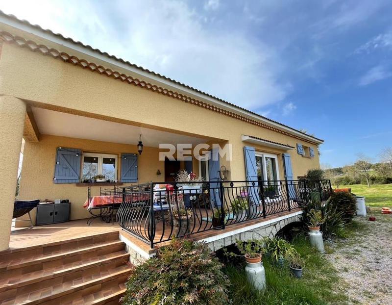 Maison - 400 m² - 8 pièces