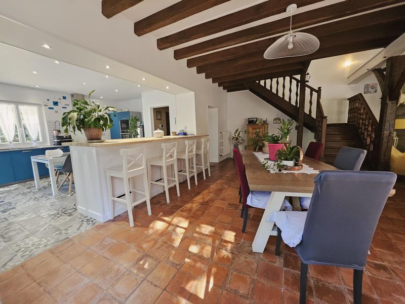 Maison en pierre - 250 m² - 9 pièces