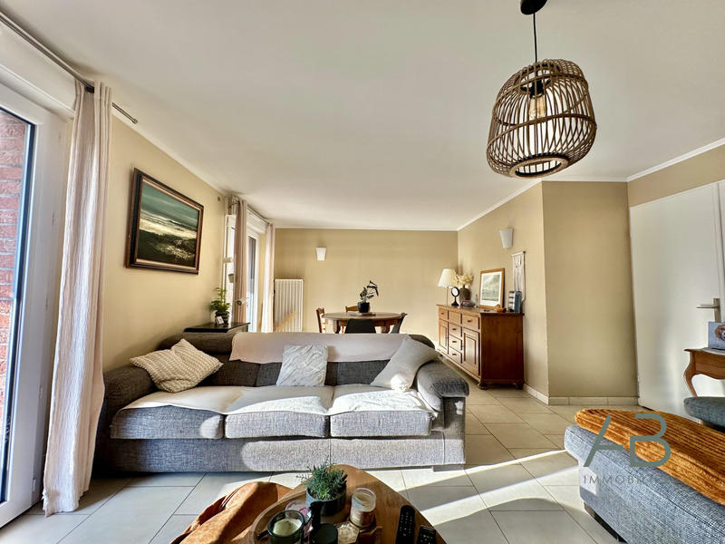 Maison - 92 m² - 5 pièces