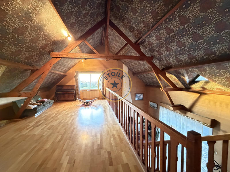 Maison - 202 m² - 6 pièces