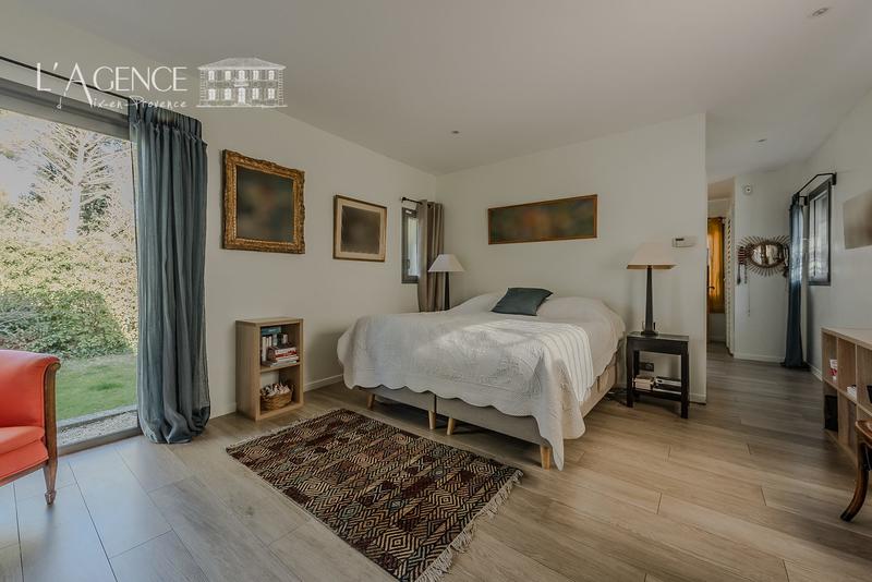 Maison contemporaine - 249 m² - 5 pièces