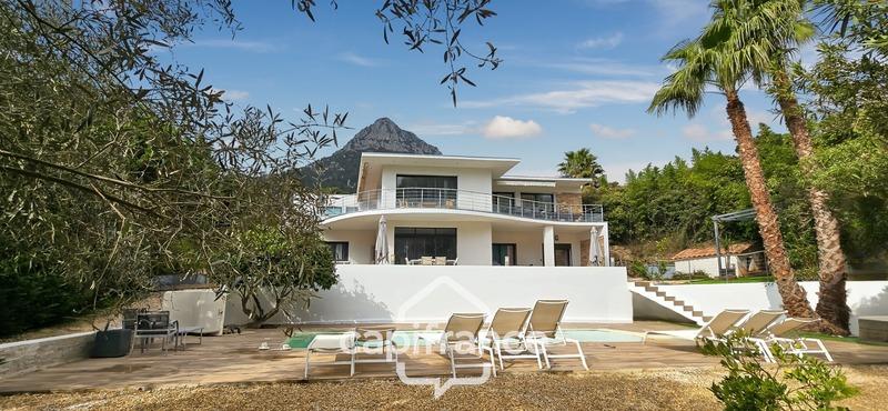 Villa - 240 m² - 7 pièces
