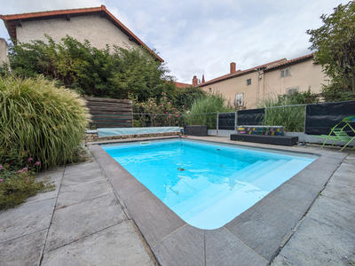 Maison - 307 m² - 16 pièces