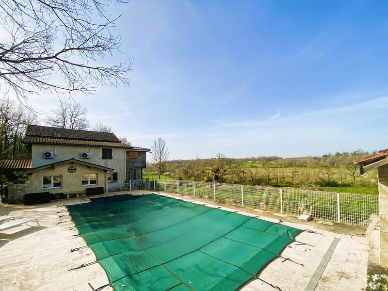 Maison - 180 m² - 6 pièces