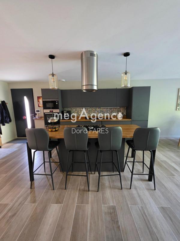 Maison - 147 m² - 7 pièces