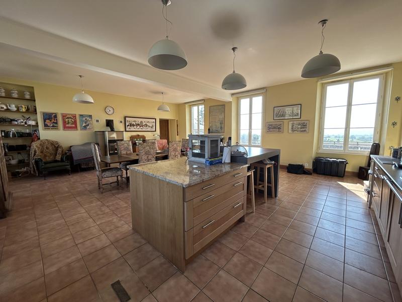Maison ancienne - 285 m² - 8 pièces