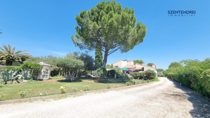 Villa - 410 m² - 15 pièces