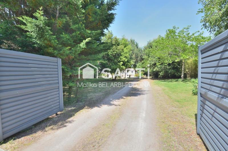 Villa - 297 m² - 6 pièces