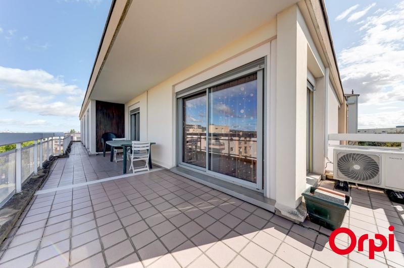 Appartement - 170 m² - 6 pièces