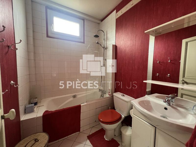 Maison - 200 m² - 7 pièces