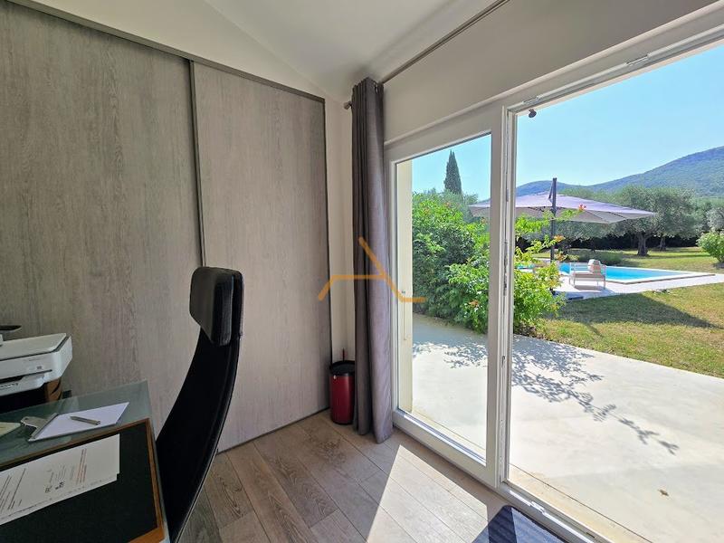 Maison en pierre - 185 m² - 7 pièces