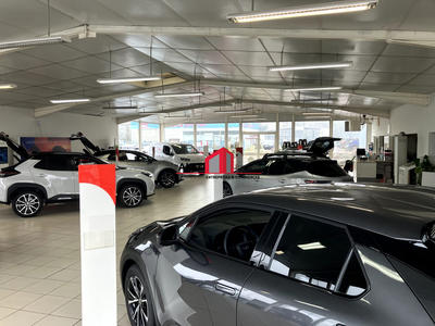 Local commercial - 750 m² - 4 pièces