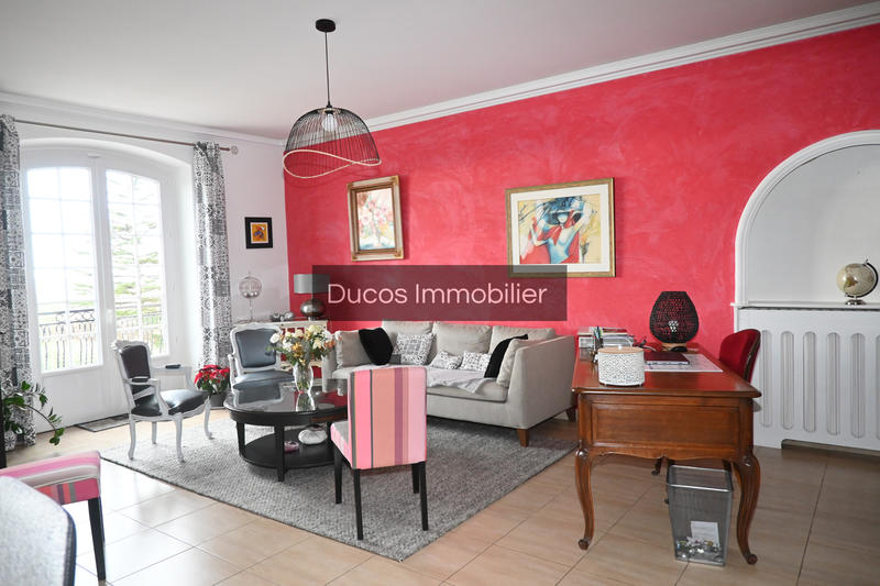 Maison - 235 m² - 7 pièces