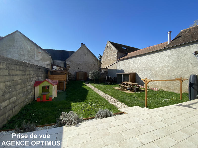 Maison - 102 m² - 4 pièces