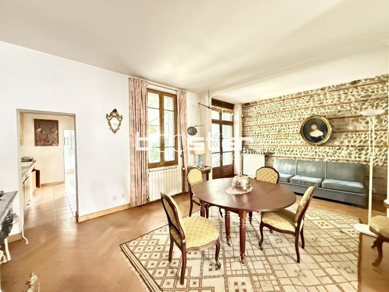 Maison ancienne - 207 m² - 7 pièces